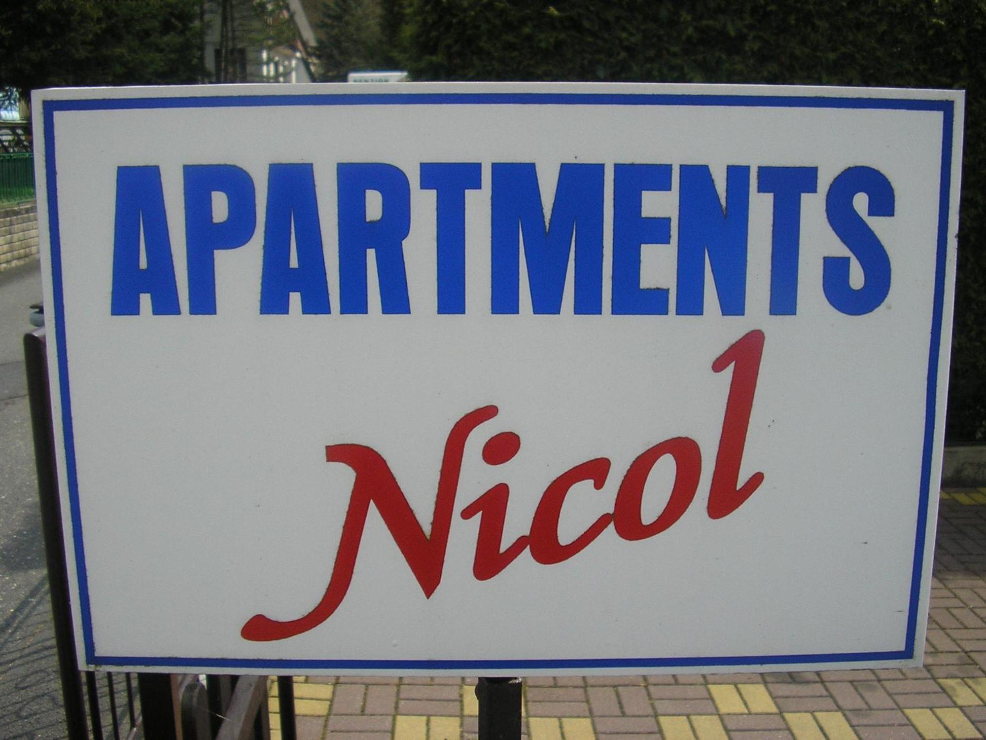 Apartments Nicol การ์โลวีวารี ภายนอก รูปภาพ
